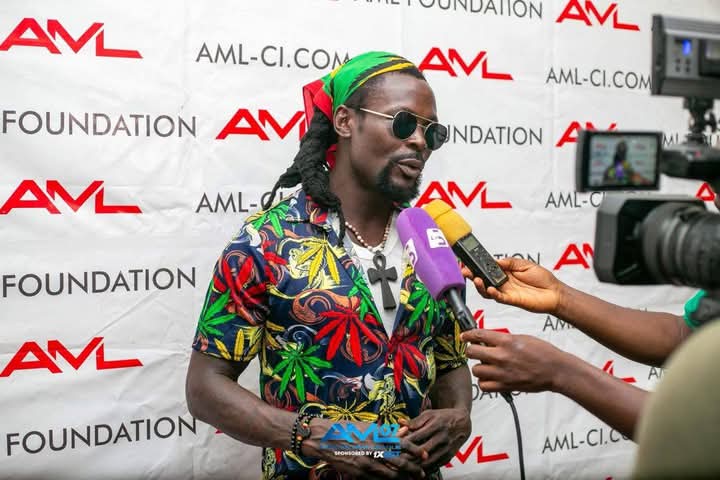 KOLA SUCRÉ écrase Dembélé Abdoulaye en plein Abidjan&nbsp;!